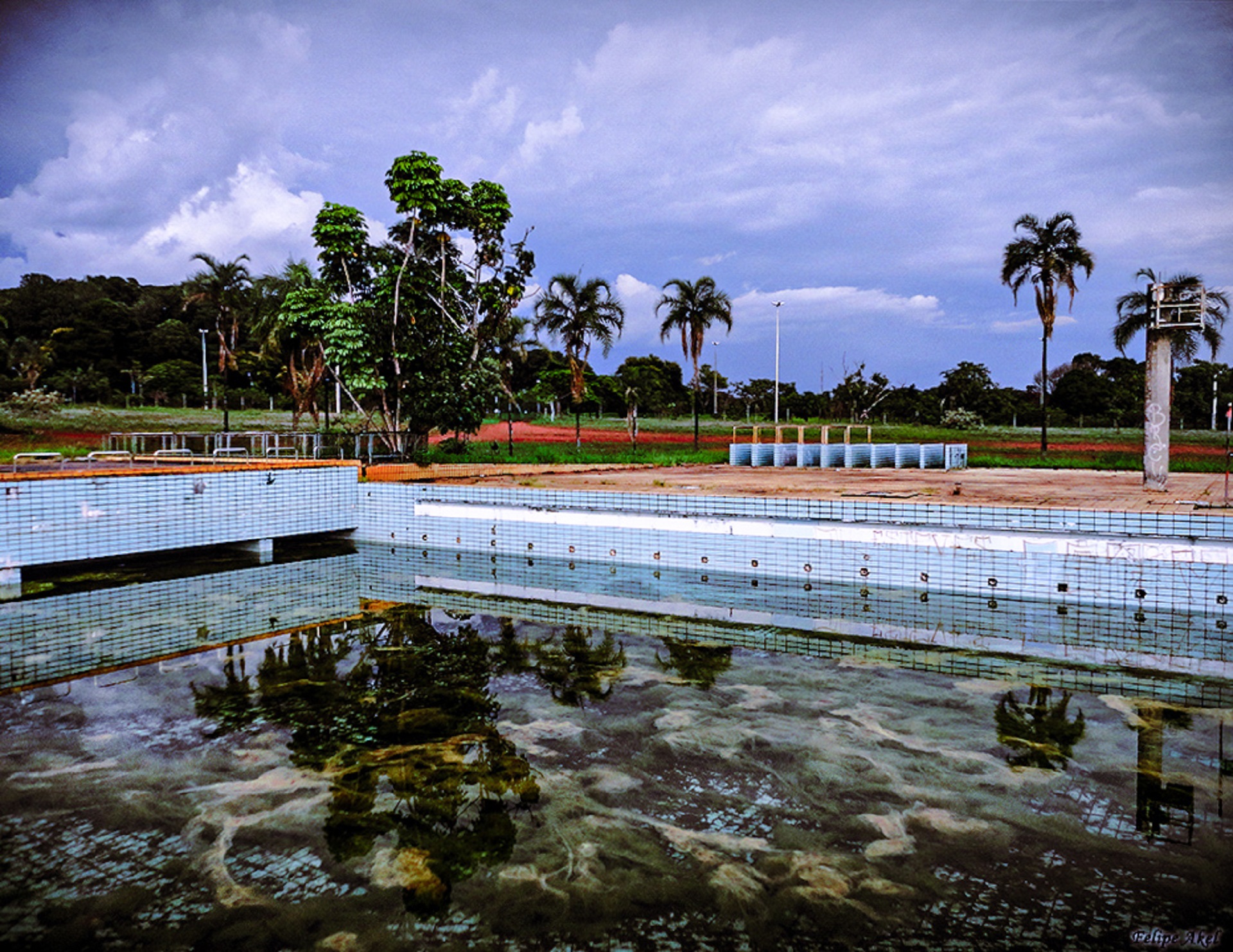 Piscina de Ondas Abandonada